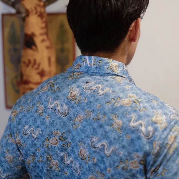 Luxury Performance Batik Shirt for Mens - Picture 2 of 8